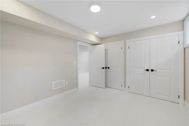 Additional image 28 of 518 Markay Common