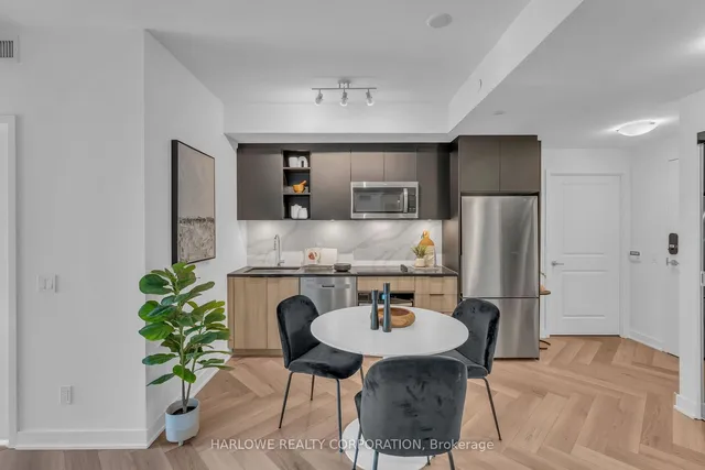 Additional image 11 of 543 Richmond St Unit 713