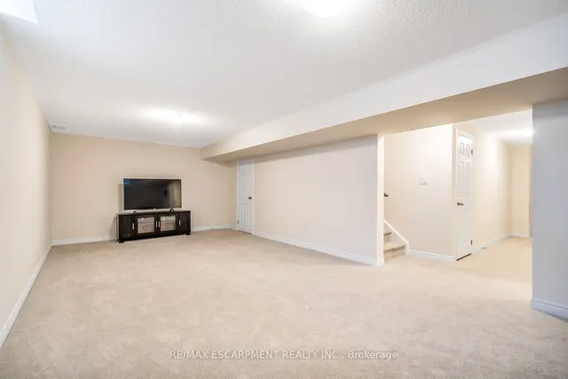 Additional image 38 of 3916 Koenig Rd