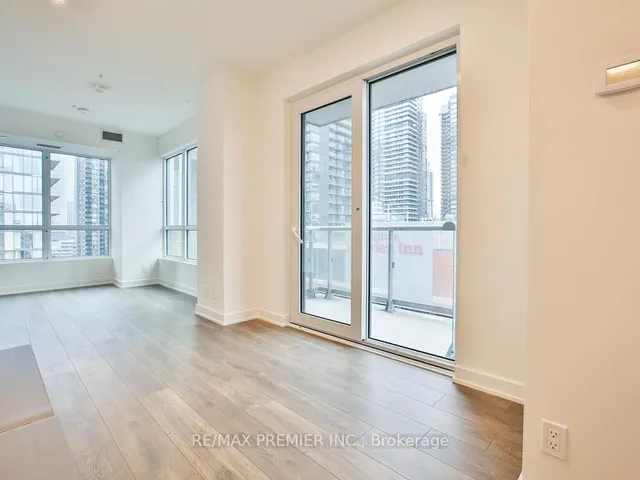 Additional image 8 of 108 Peter St Unit 1715