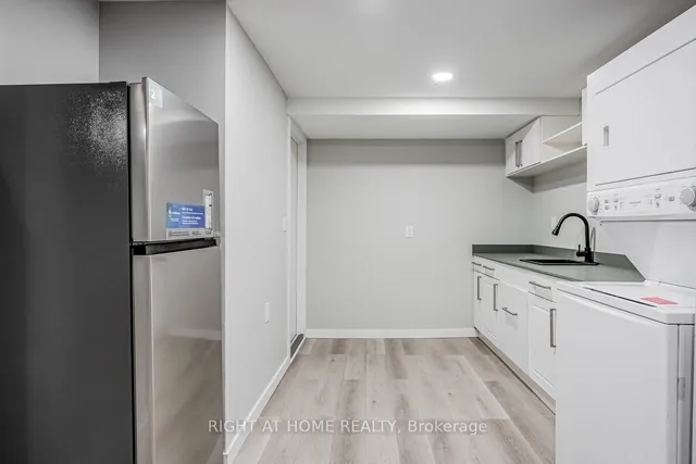 Additional image 25 of 35 Lorne Ave