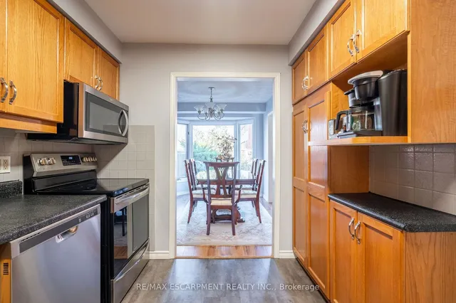 Additional image 10 of 85 Royalvista Dr