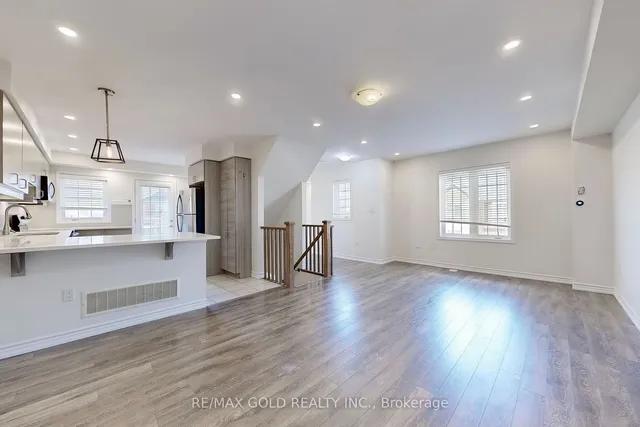 Additional image 5 of 86 Locker Pl