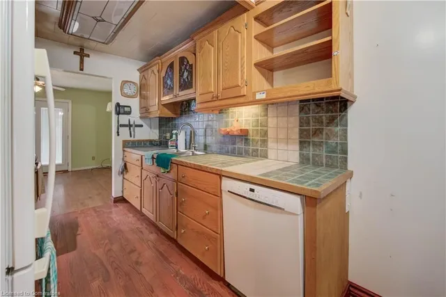 Additional image 19 of 66 Spartan Ave