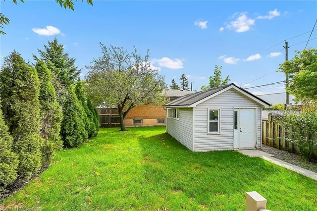 Additional image 38 of 546 Woodward Ave