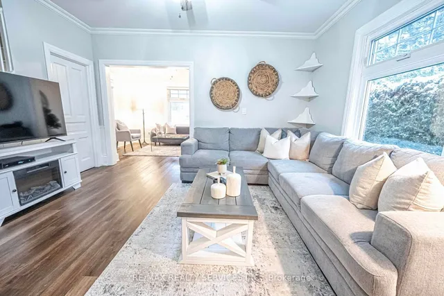 Additional image 27 of 112 Court St