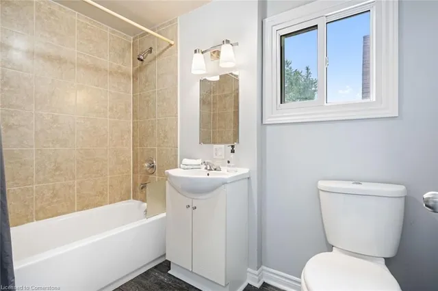 Additional image 19 of 100 Park Row Row