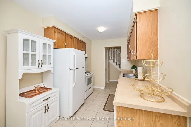23 Dynasty Ave Unit 4