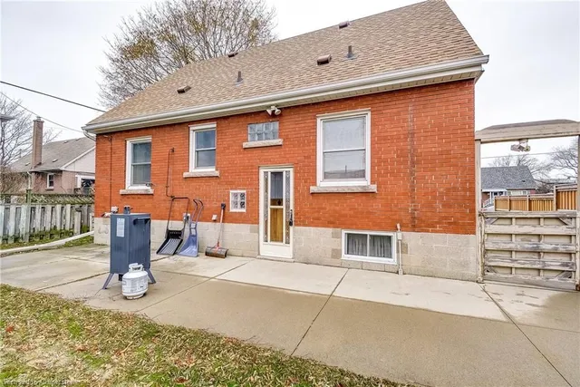 Additional image 36 of 8 Bromley Rd