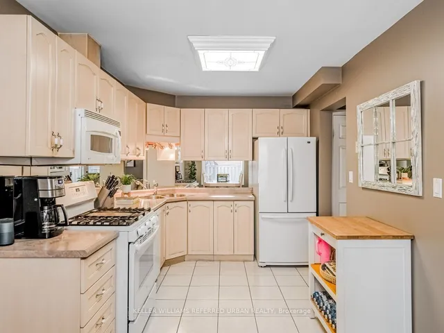Additional image 11 of 1166 Upper Wentworth St