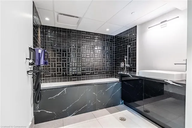 Additional image 27 of 600 North Service Rd Unit 508