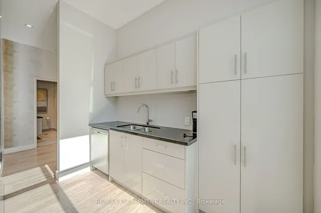 Additional image 28 of 2750 King St Unit 605