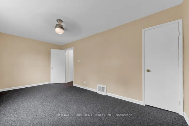 Additional image 11 of 34 SUMACH St