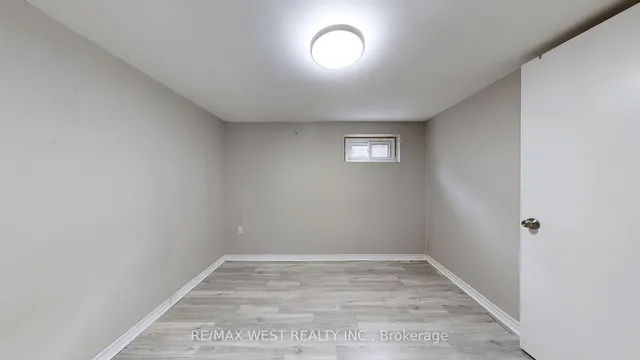 Additional image 37 of 15 Darcy Crt