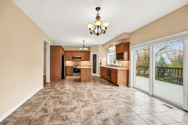 Additional image 9 of 61 Waterford Cres