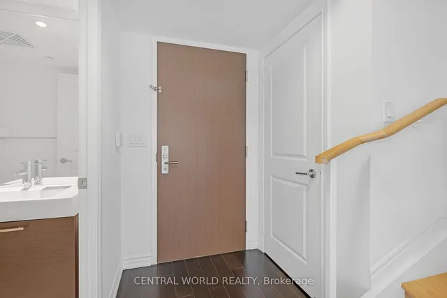 Additional image 3 of 386 Yonge St Unit 1113