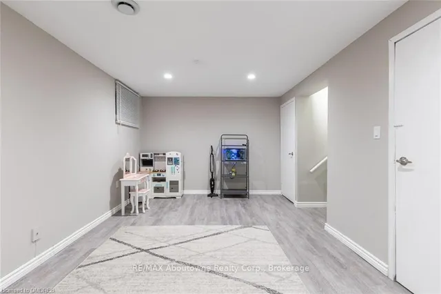 Additional image 28 of 11 HARRISFORD St Unit 100