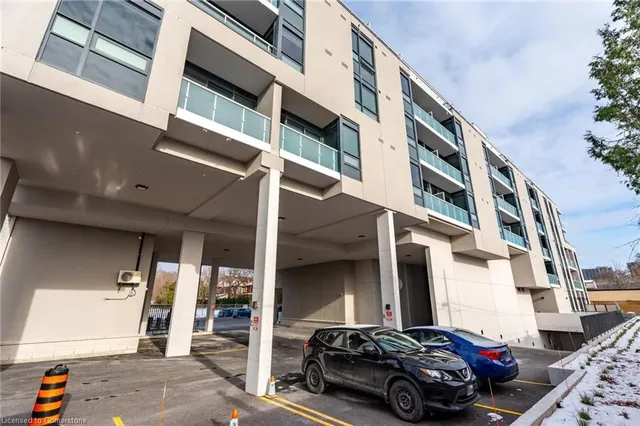 Additional image 5 of 415 Main St Unit 104