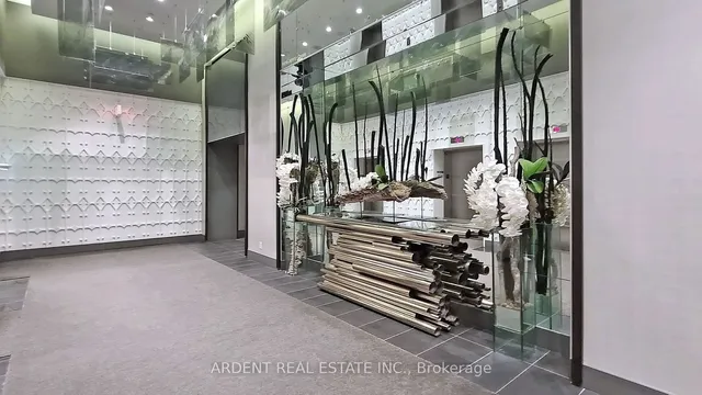 Additional image 5 of 32 Davenport Rd Unit 1107