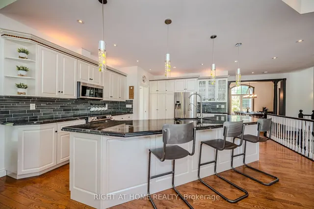 Additional image 9 of 10635 First Line