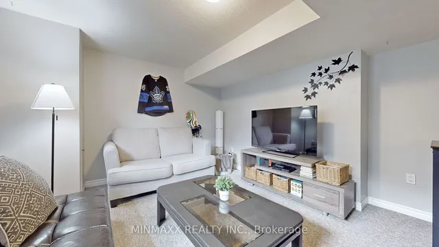 Additional image 32 of 1387 Marshall Cres