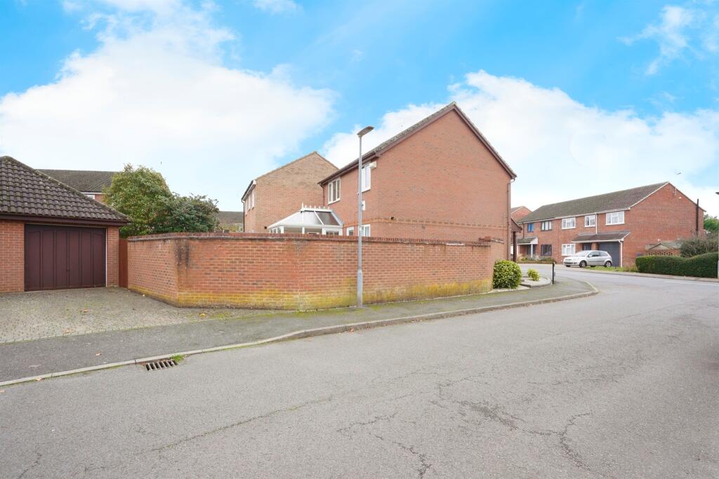 Additional image 17 of Bewdley Close, Harpenden