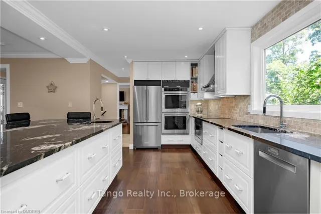 Additional image 6 of 6739 FIFTH Line