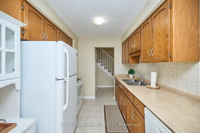 Additional image 2 of 23 Dynasty Ave Unit 4