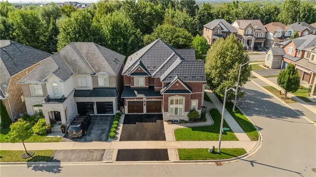 Additional image 3 of 4176 FULLER Cres