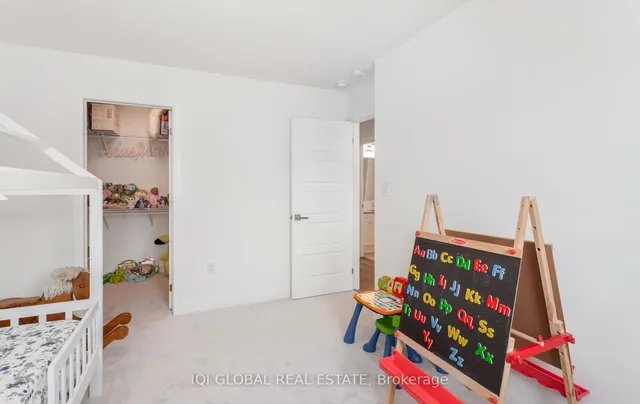 Additional image 28 of 1736 Thames Circ