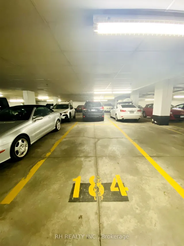 Additional image 27 of 760 Lawrence Ave Unit 90