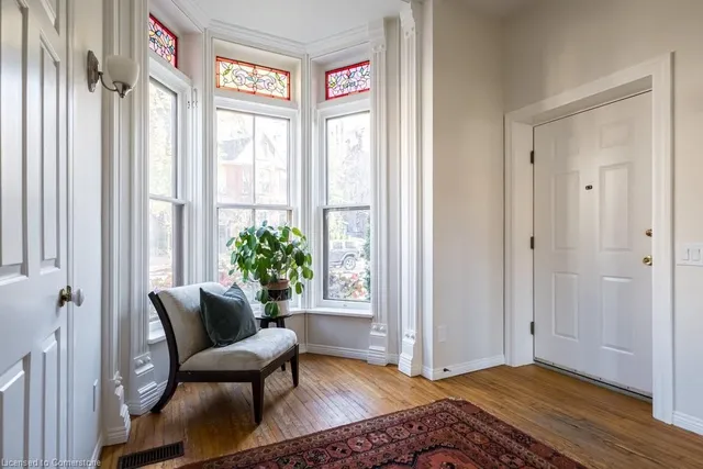 Additional image 6 of 218 Bay St