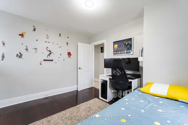 Additional image 18 of 49 Connaught Ave