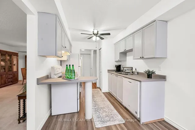 Additional image 10 of 376 SILVERBIRCH Blvd