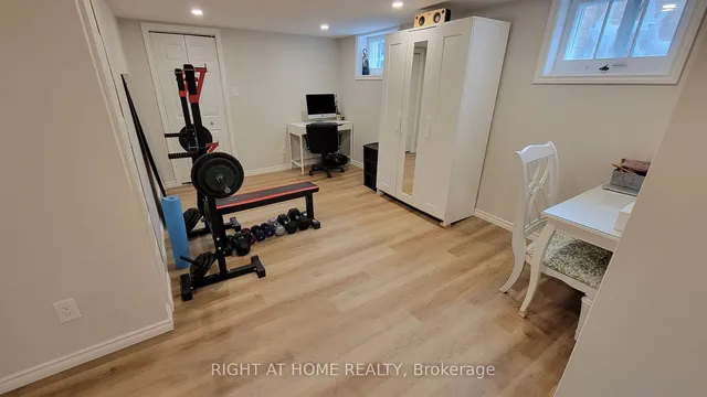 Additional image 19 of 124 Barons Ave