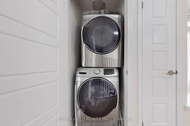 Additional image 34 of 86 Locker Pl