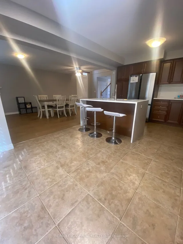 Additional image 7 of 44 PELECH Cres