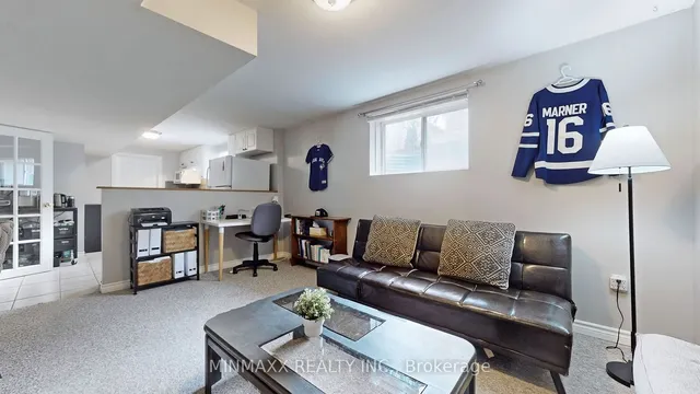 Additional image 33 of 1387 Marshall Cres