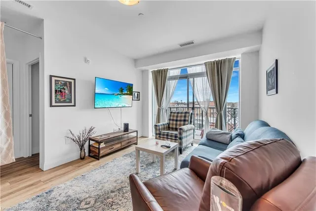 Additional image 27 of 1 Redfern Ave Unit 403