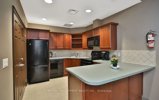 Additional image 37 of 1477 Lakeshore Rd Unit 301