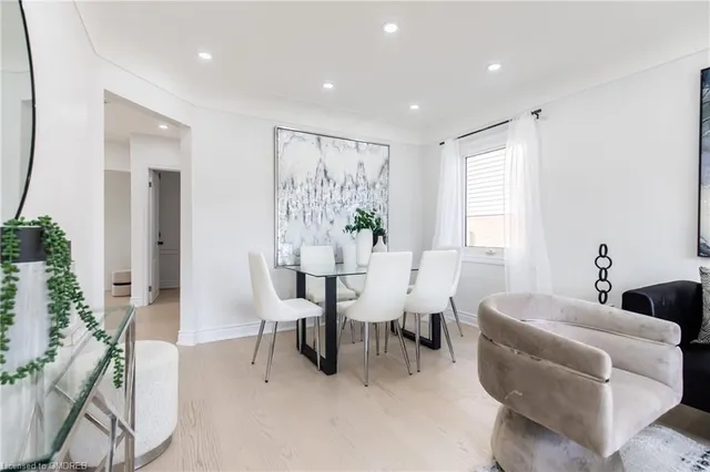 Additional image 10 of 46 Upper Walker Ave