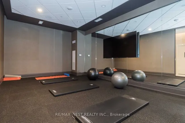 Additional image 25 of 1050 Main St Unit 1114