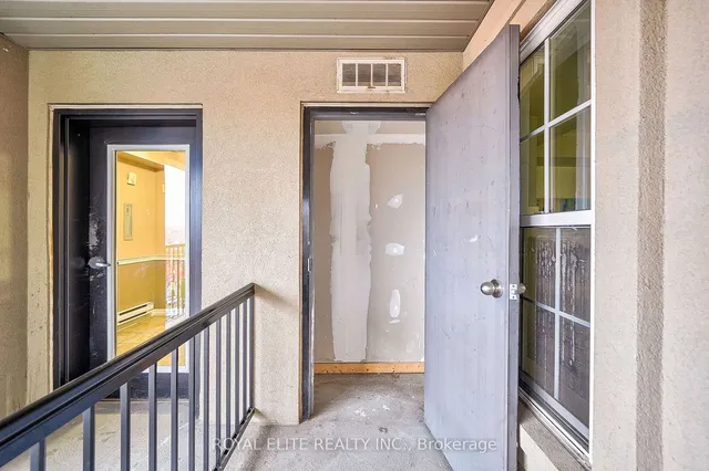 Additional image 28 of 1350 Main St Unit 406