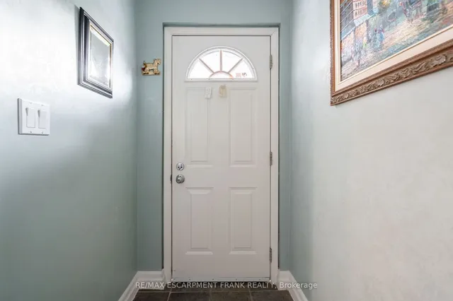 Additional image 5 of 202 CANADA St