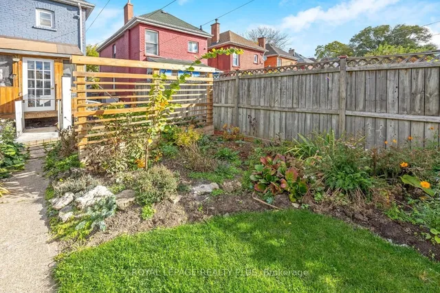 Additional image 31 of 16 Case St