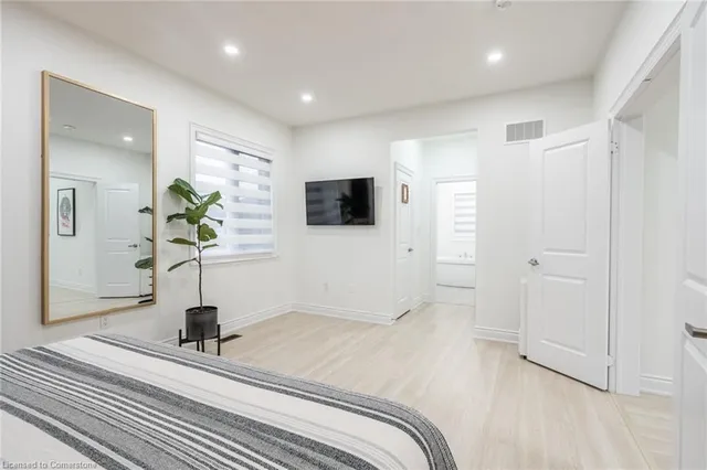 Additional image 23 of 158 Agro St