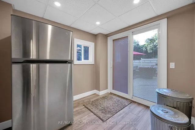 Additional image 27 of 80 Townsend Ave