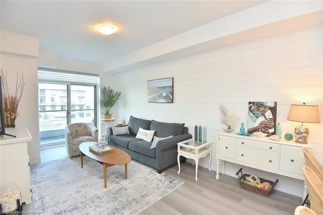 Additional image 4 of 450 Dundas St Unit 707