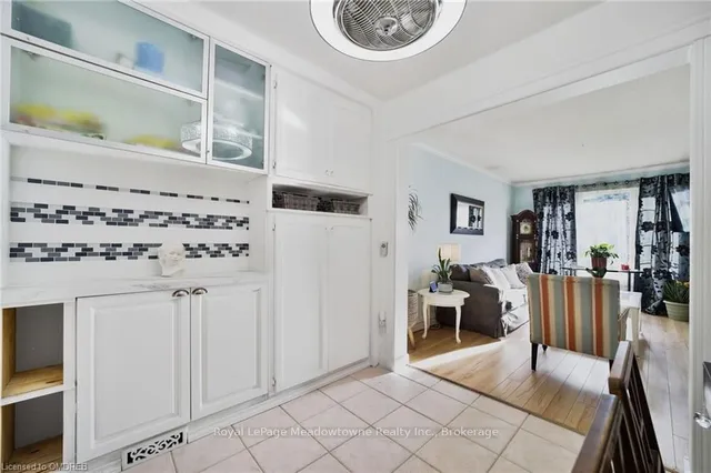 Additional image 13 of 1110 GARTH St Unit 11