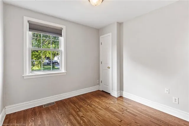 Additional image 21 of 136 Brantdale Ave